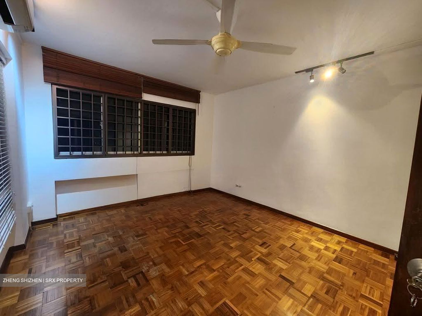 Blk 221 Kovan Green (Hougang), HDB Executive #606384021